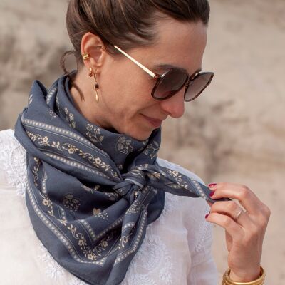 Large cotton scarf with Indian flowers - blue