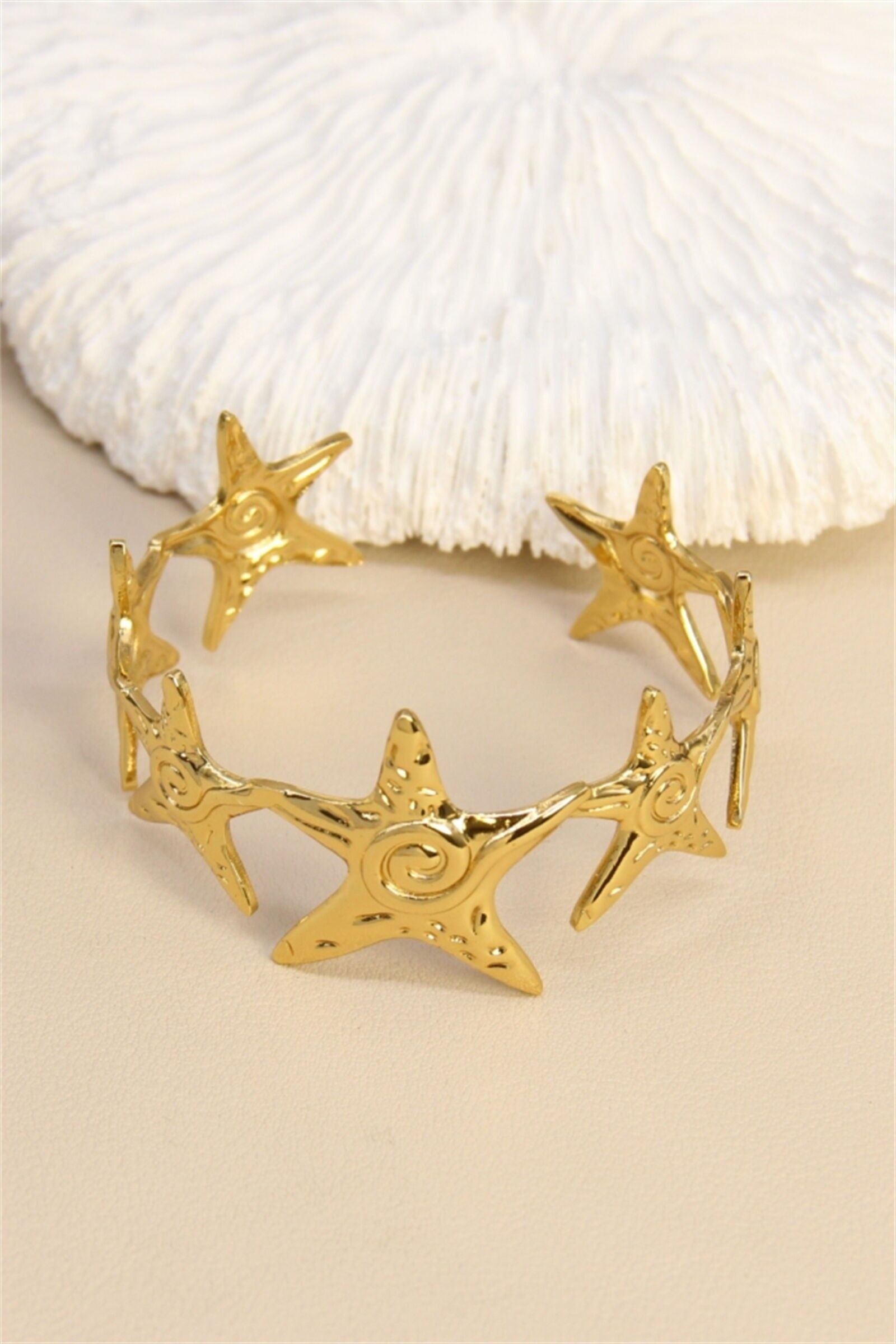 Goldener Seestern-Armreif – Seaside Spirit aus Edelstahl