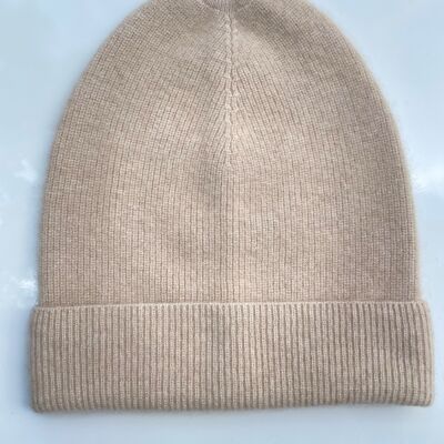 El gorro KNITTONS 100% cachemir está elaborado con cachemir de la marca LINSIEME.