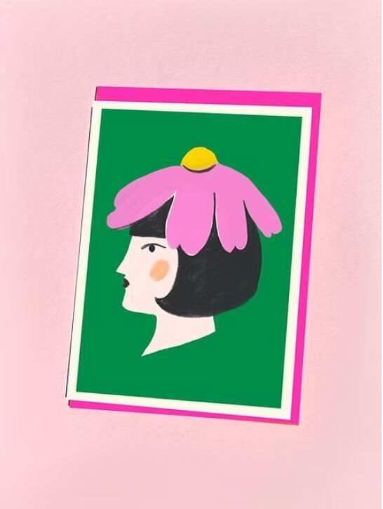 Tarjeta de felicitación rosa con flores para mujer