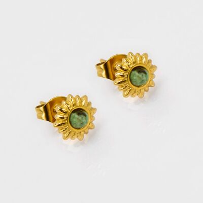Puces dorées en forme solaire avec pierre naturelle centrale turquoise africaine. Vendues par lot de 5 paires identiques. Élégantes, fines et faciles à porter.