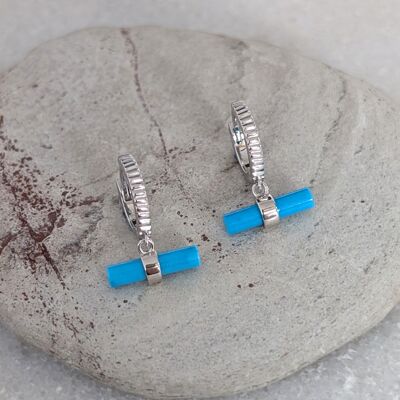 Les boucles d'oreilles créoles turquoise en T