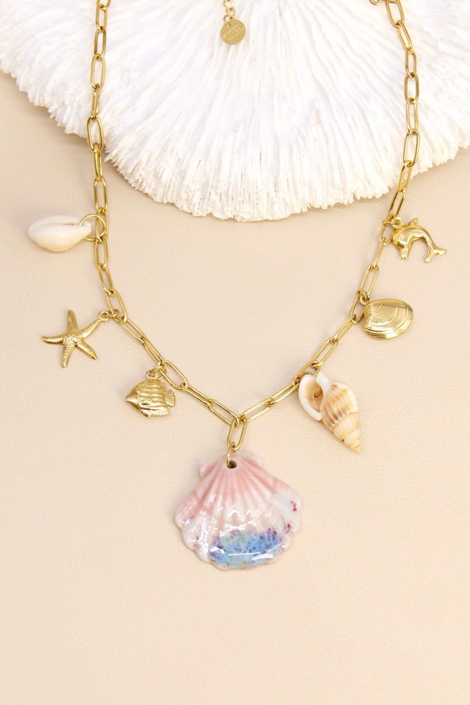 Collier coquillage rose & charms marins – acier inoxydable