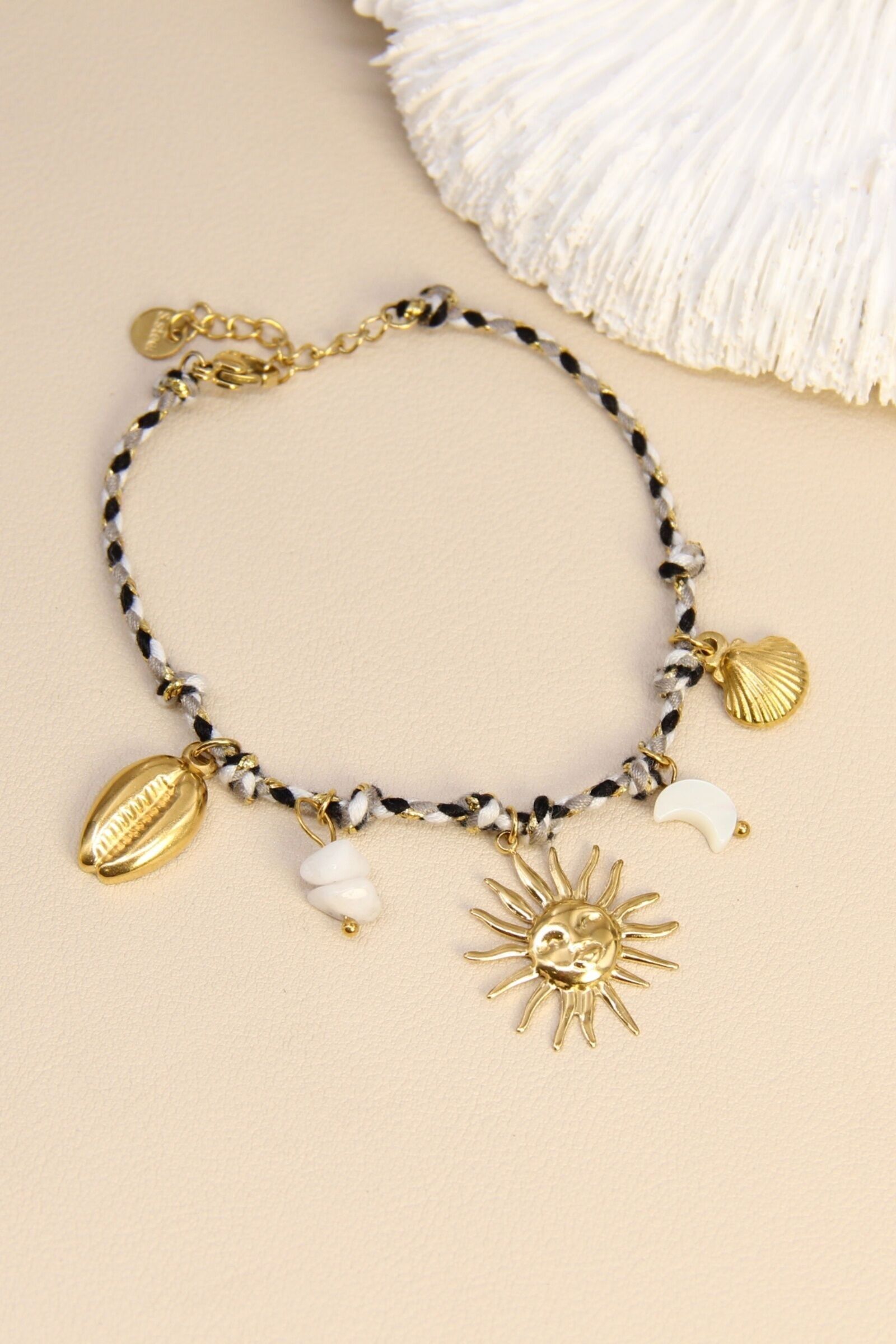 Bracelet Charms Soleil & Coquillages – Esprit Bohème Chic