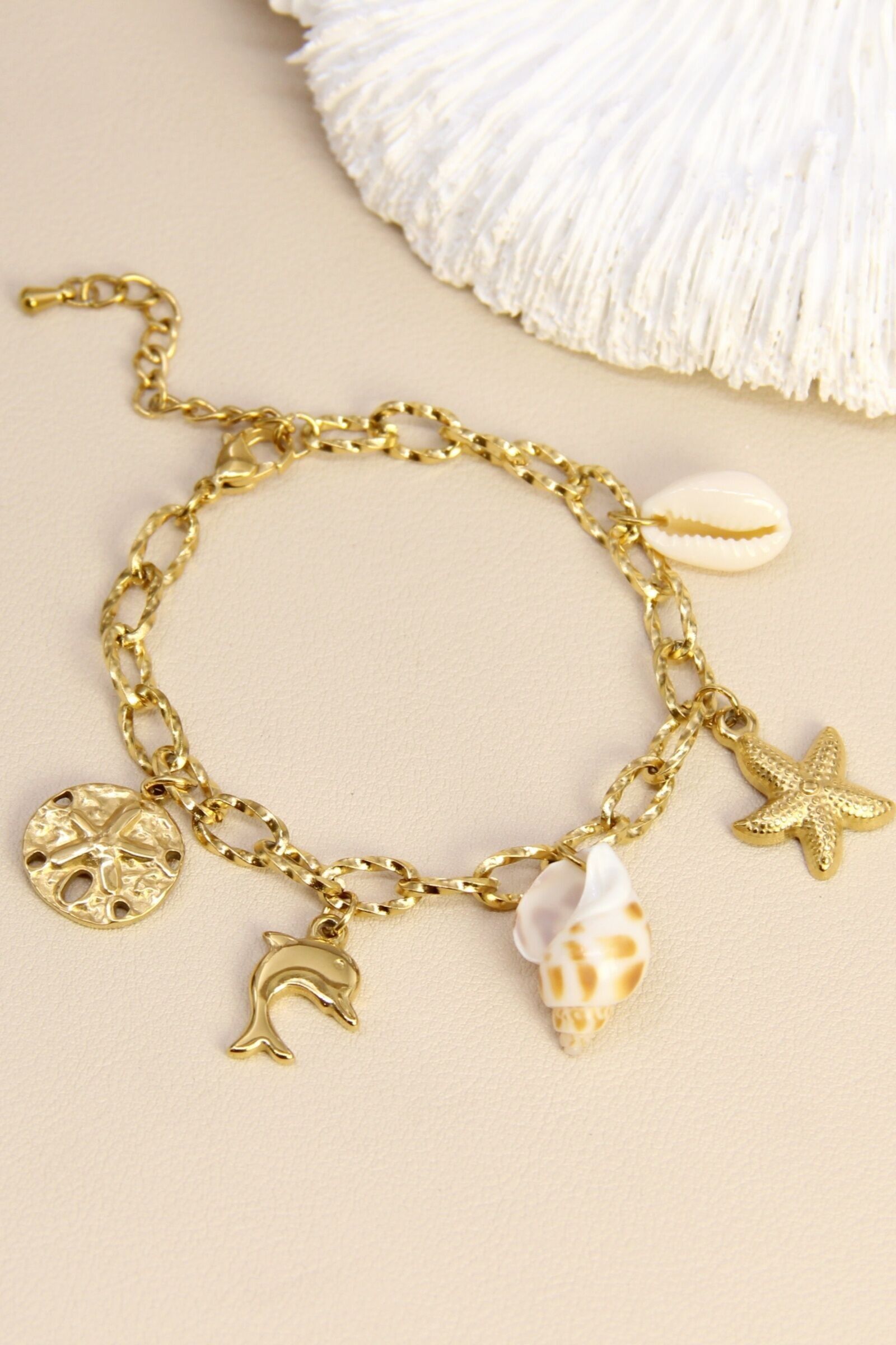 Seaside Pulsera aus Edelstahl und Conchas