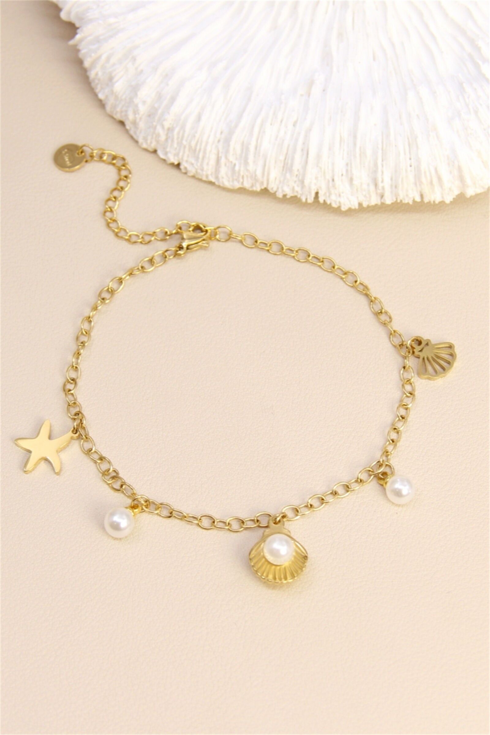 Bracelet coquillage étoile – Acier inoxydable doré et perles nacrées