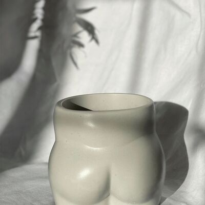 Vase artisanal en forme de fesses