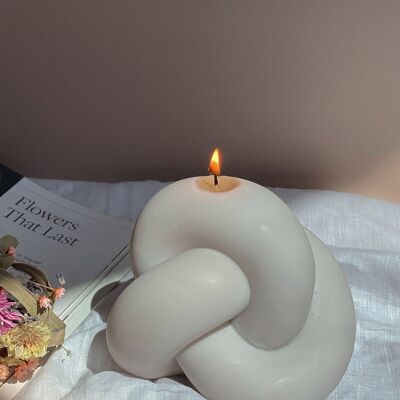 Vela decorativa con nudo