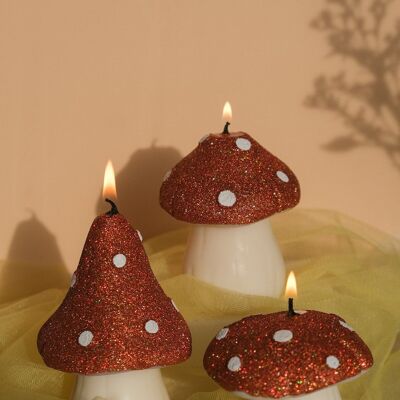 Velas brillantes con forma de hongo