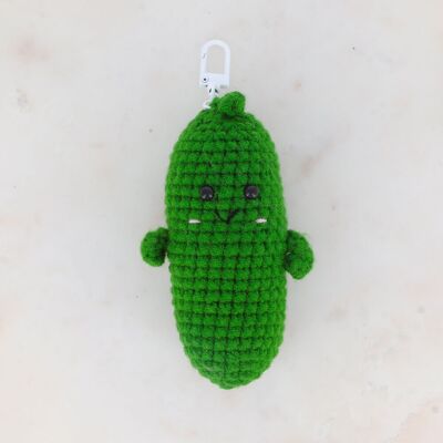 Llavero de pepino de crochet hecho a mano