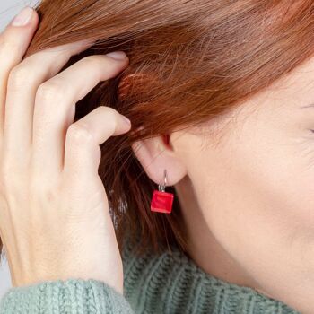 Boucles d'oreilles sans nickel avec pierre / rouge cerise / upcyclées & faites main 3