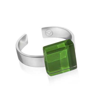 Bague carrée avec pierre / vert herbe / upcyclée & fait main