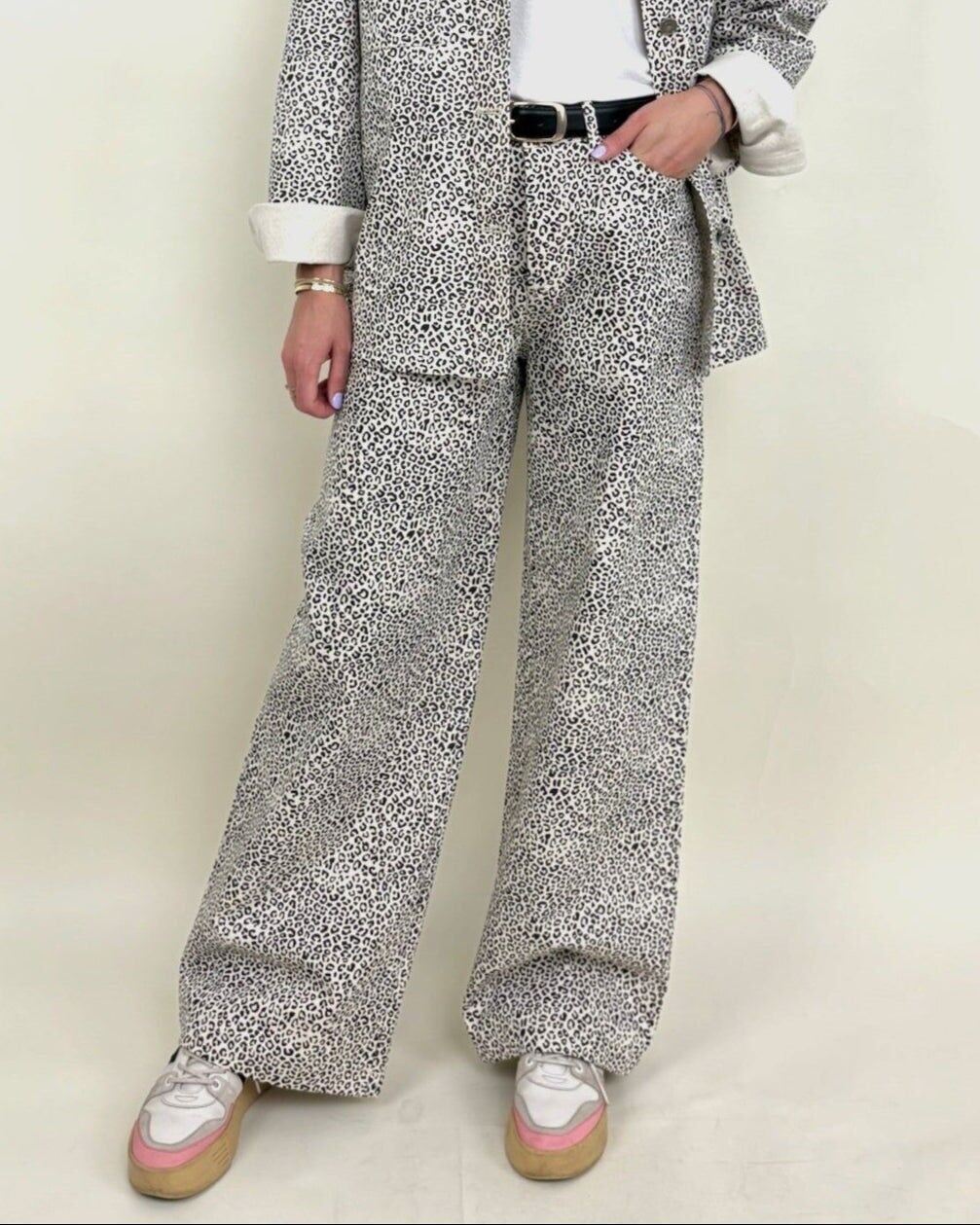 PANTALONI CON STAMPA LEOPARDATA (3562)