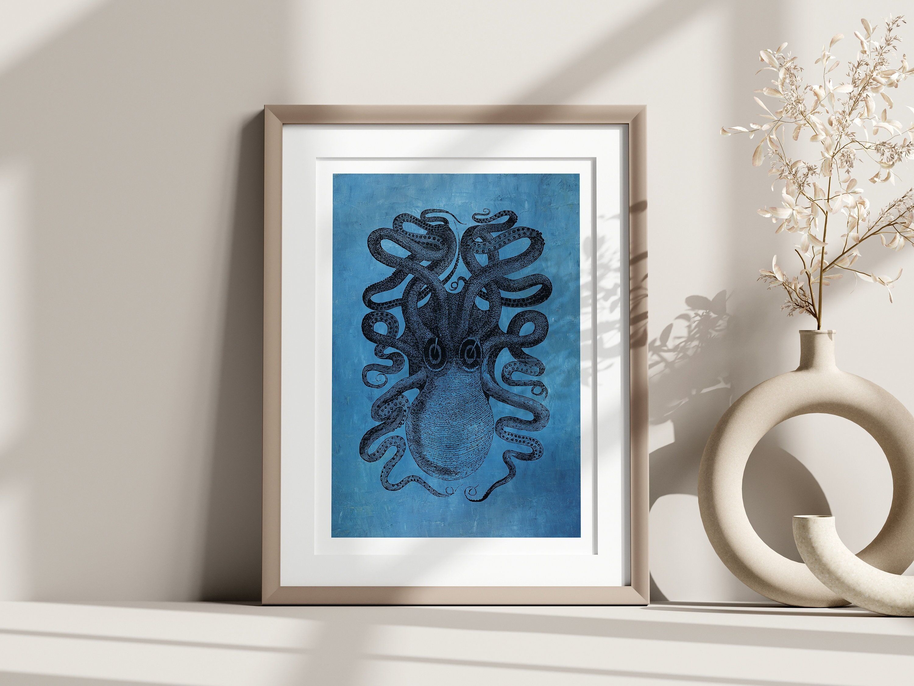 Poster Premium: Bellissimo polpo su sfondo blu – Crea il tuo set da parete