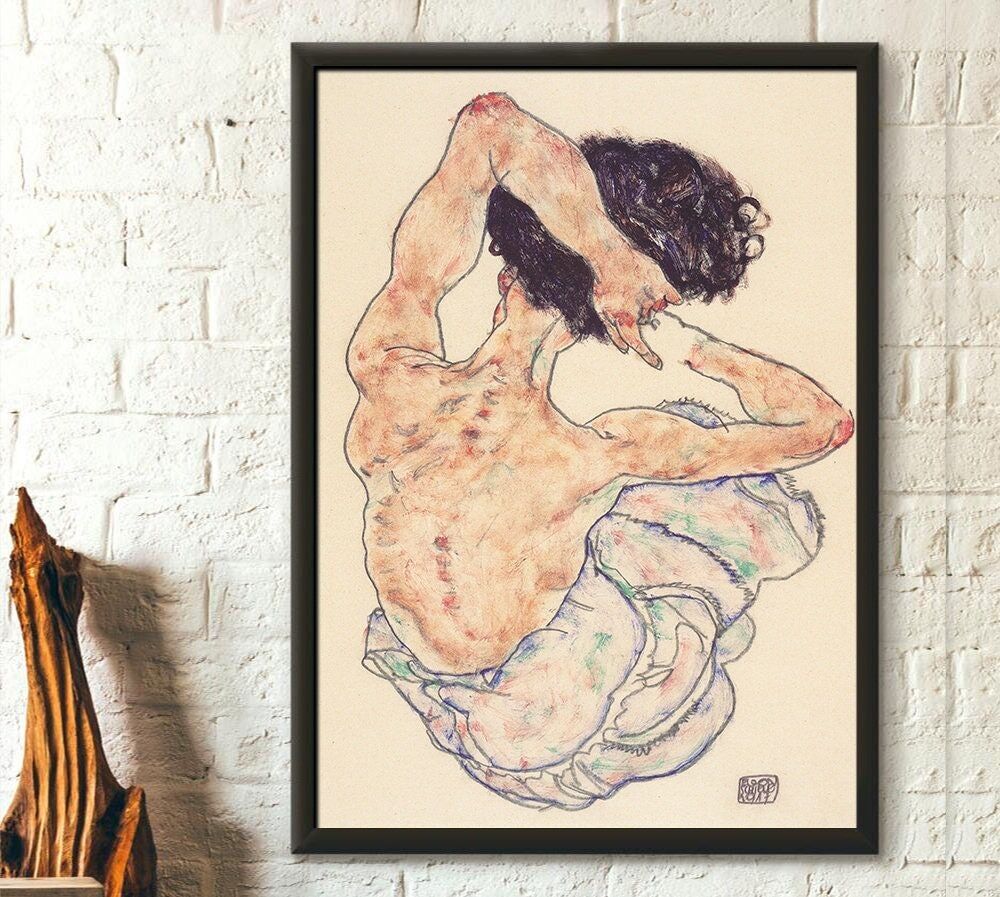 Poster Premium: Egon Schiele seduto con la schiena curva – Arte murale – Riproduzione – Inaugurazione della casa