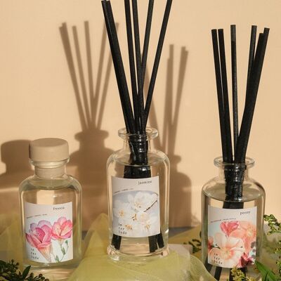 Diffuseur de roseaux floraux