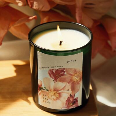 Candela profumata alla peonia