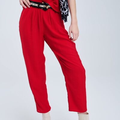 Pantalones veraniegos con cintura elástica y bolsillos en color rojo
