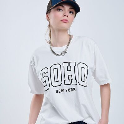 T-shirt bianca oversize con Soho New York sul davanti