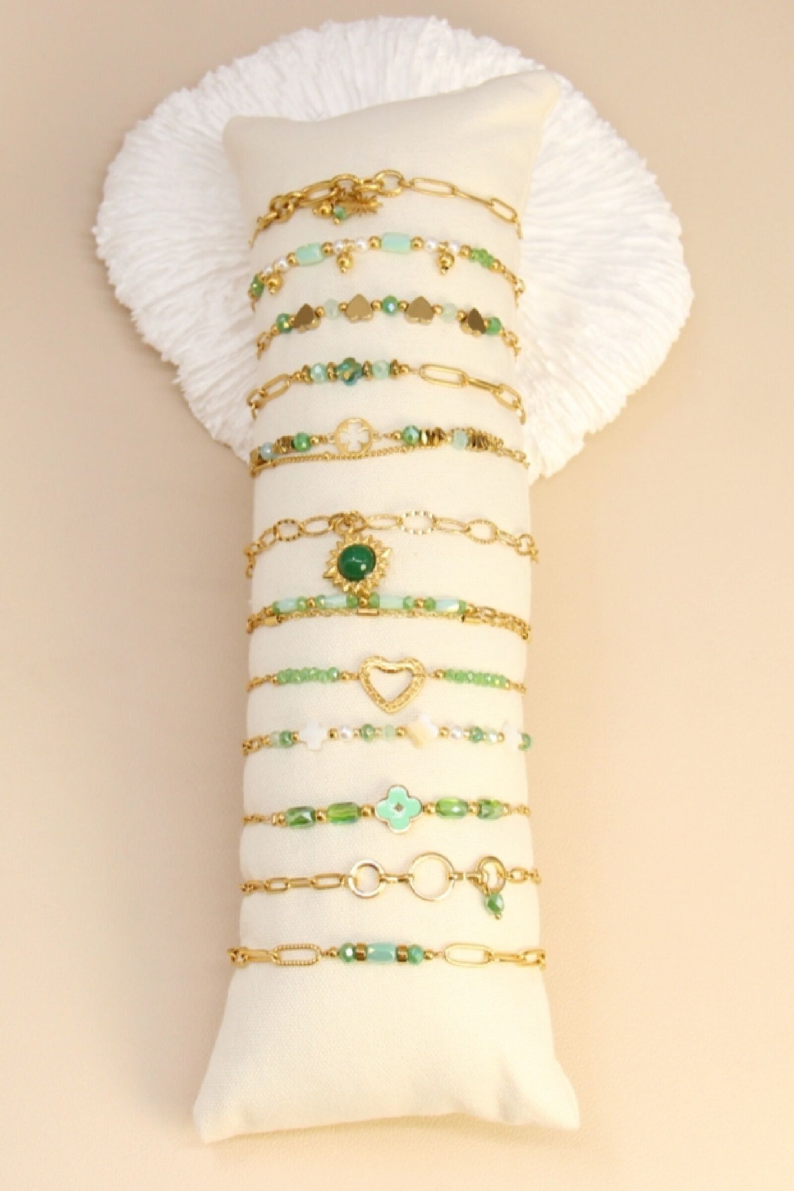 Set mit 12 Edelstahlarmbändern – Kostenlose Anzeige