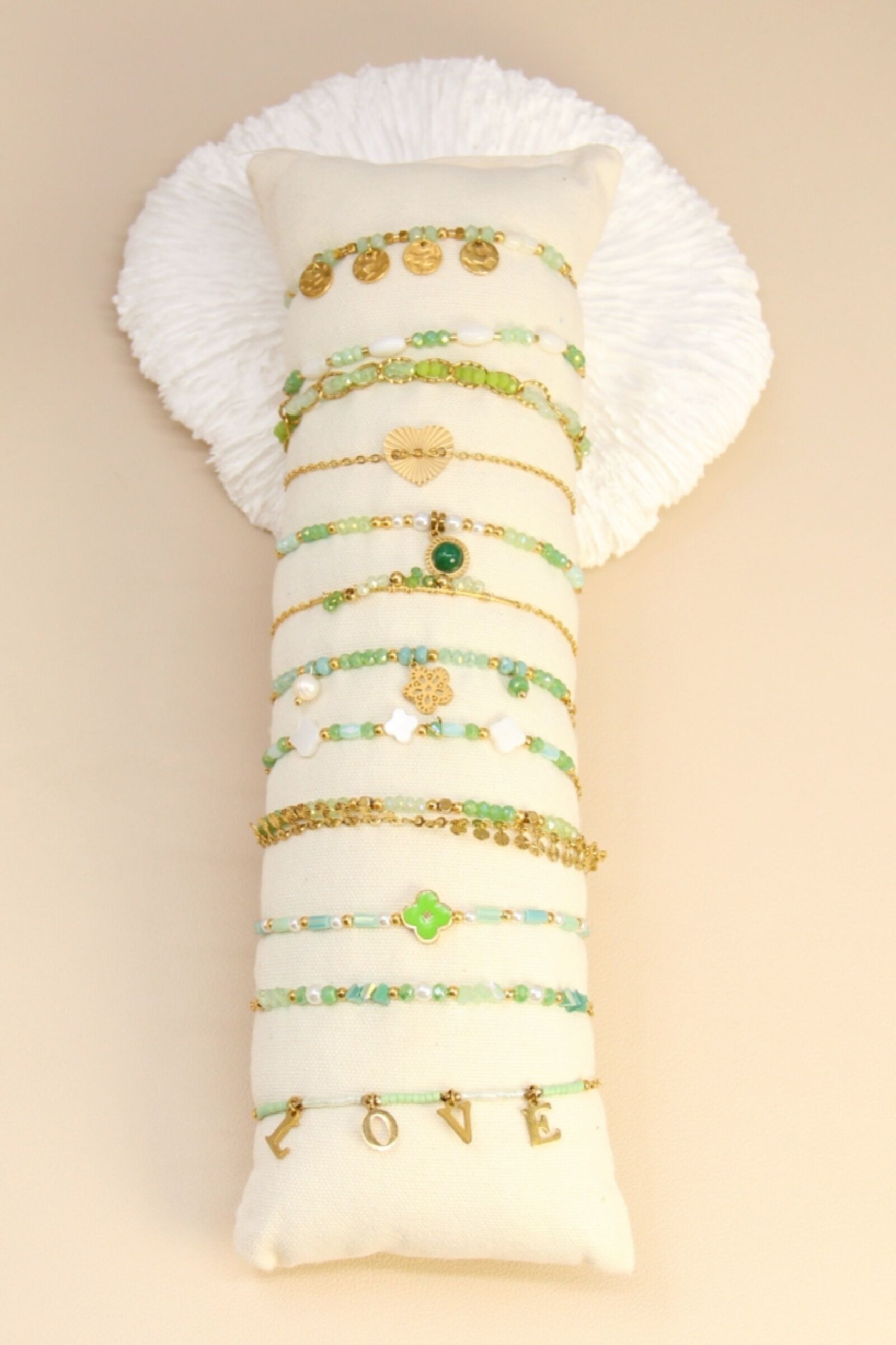 Set mit 12 Edelstahlarmbändern – Kostenlose Anzeige