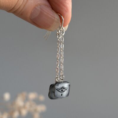 Boucles d'oreilles longues avec breloque mauvais œil, couleur noir et gris, perles de verre faites à la main sur une chaîne en argent sterling 925