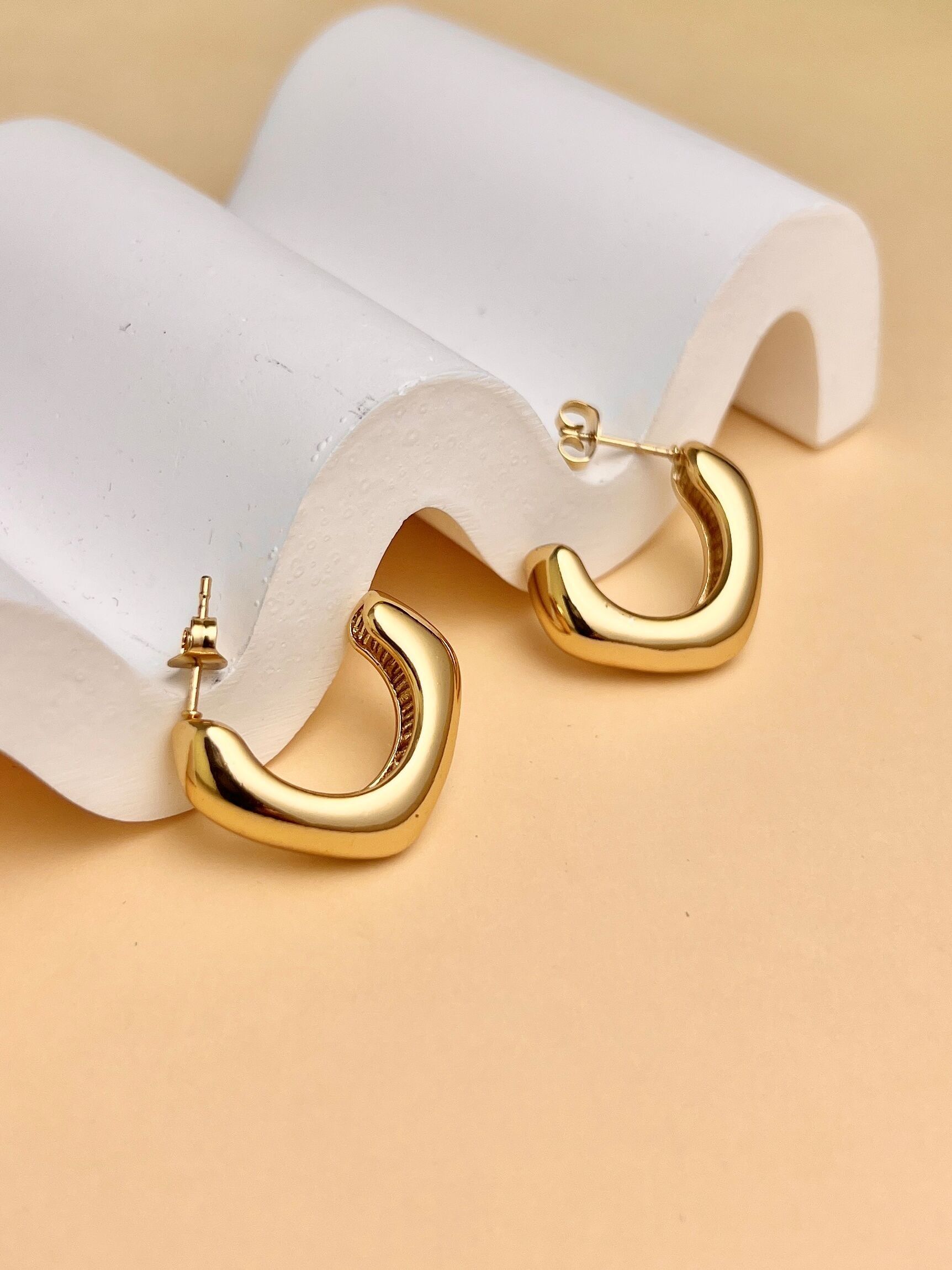 Zeitlose Creolen aus vergoldetem Edelstahl