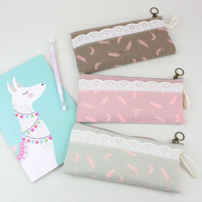 Estuches elegantes de plumas con ribete de encaje - Colores surtidos