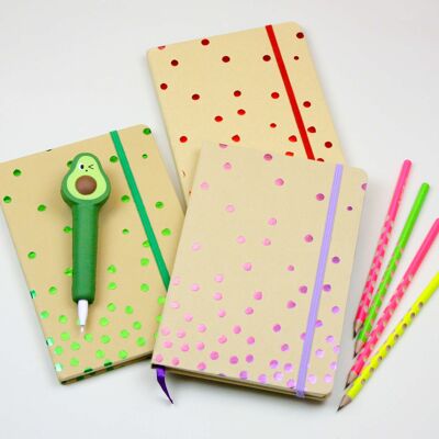 Cuaderno A5 de tapa dura con estampado de lunares (colores disponibles)