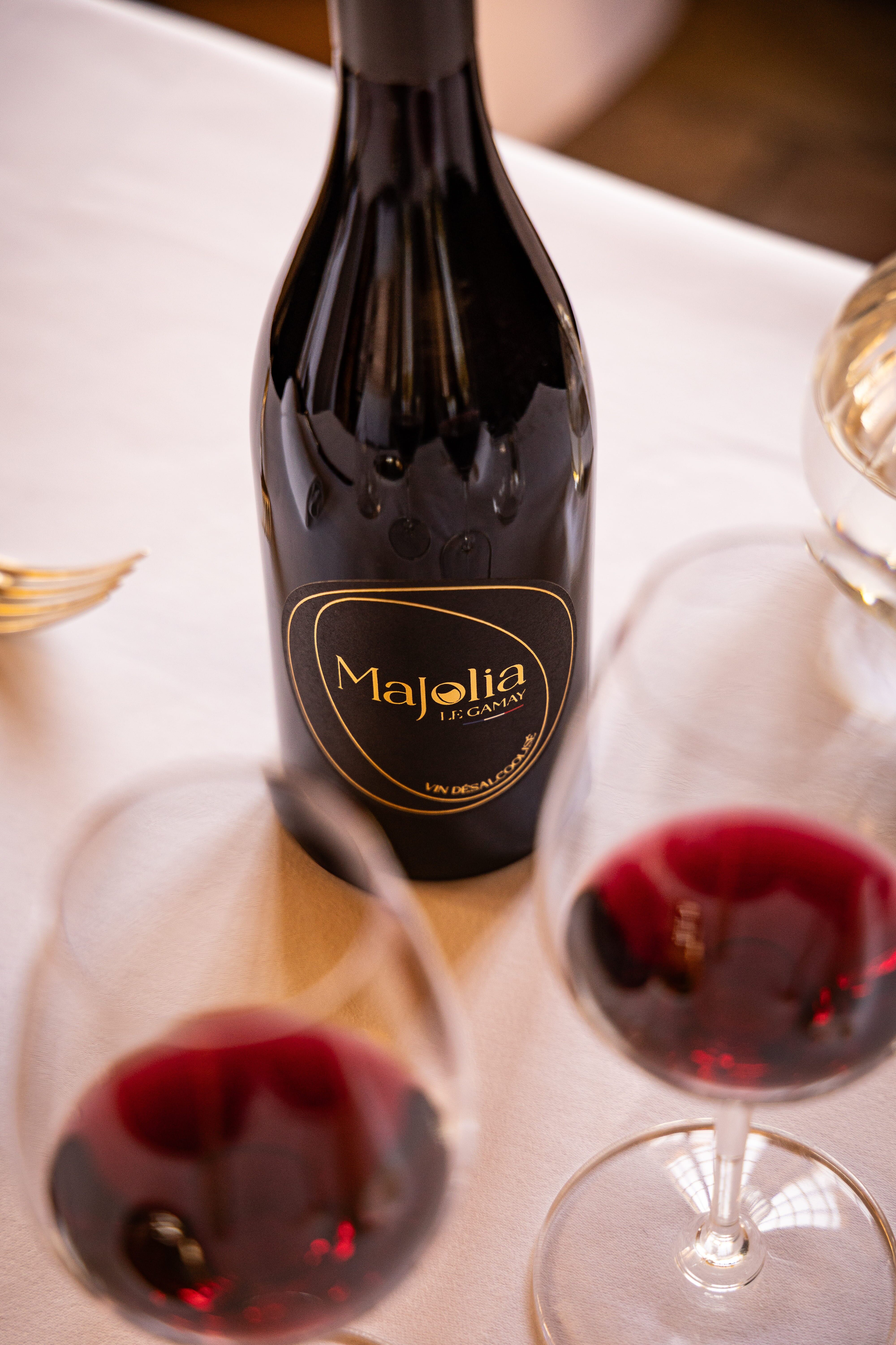 Vino rosso analcolico 0% - Majolia Le Gamay