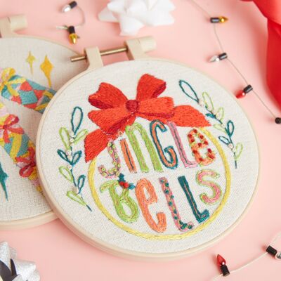 Kit de broderie par numéros Simply Make, kit de bricolage de Noël Jingle Bells, kit de couture et de point festif, fils à broder inclus, kits de bricolage pour adultes, kit de broderie avec cercle à broder