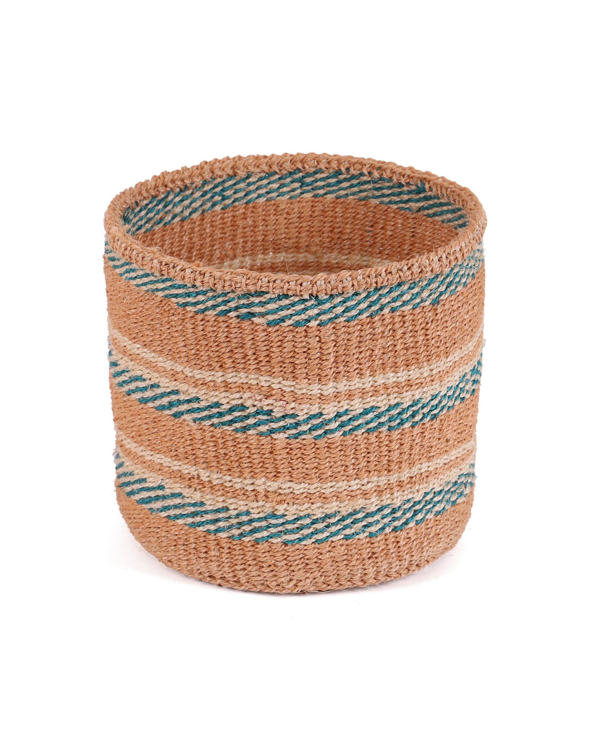 MARIDADI: Piccolo cestino in sisal turchese e bianco