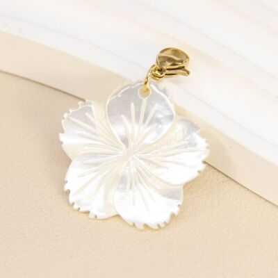 Pendentif Fleur Nacré - Éclat Raffiné en Acier Inoxydable
