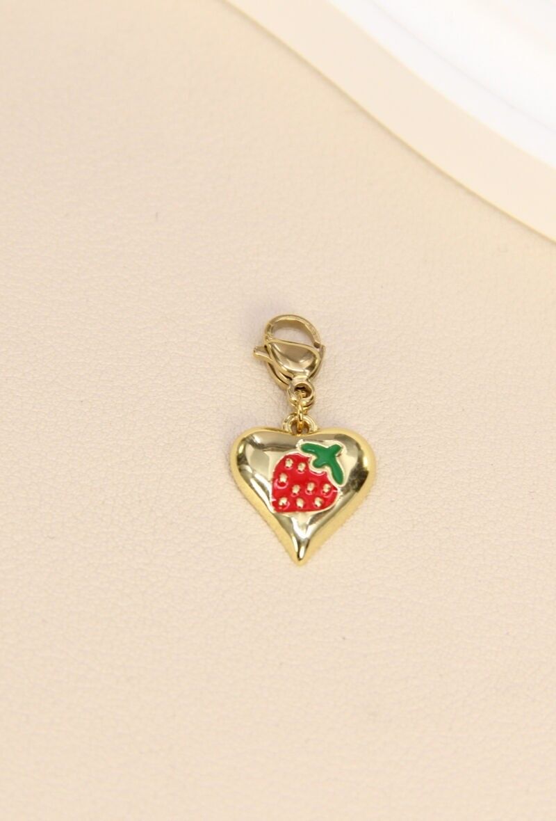 Pendentif Fraise en Cœur - Douceur et Élégance en Acier Inoxydable