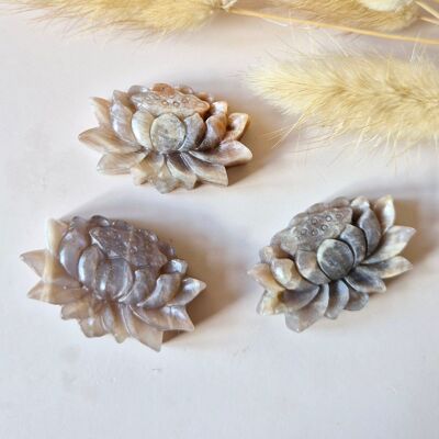 Moonstone Lotus – Gemstone Carving with Flash (4cm)