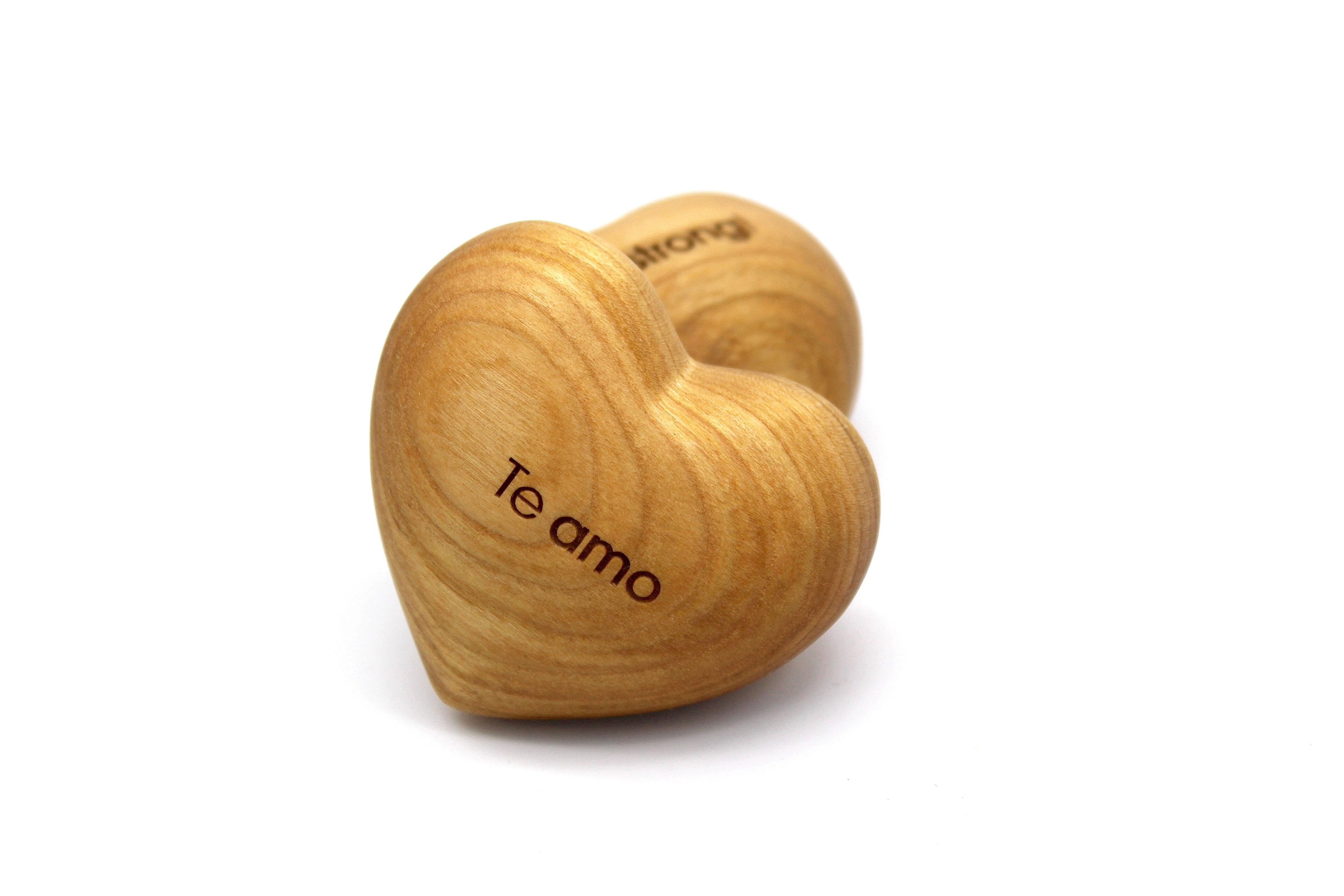 Thankgoods wooden heart Te amo