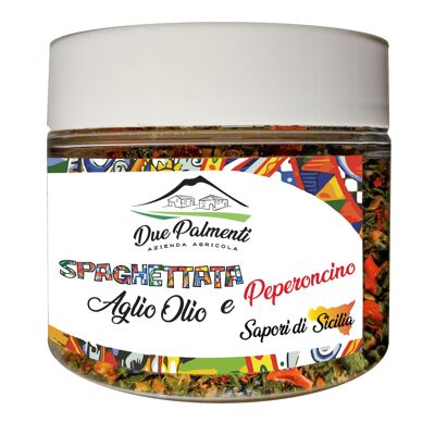 Pot de chili à l'huile d'ail et aux spaghettis