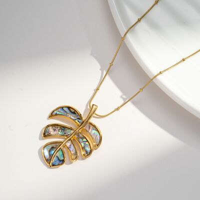 Pearly tropical leaf necklace – gold & abalone pendant