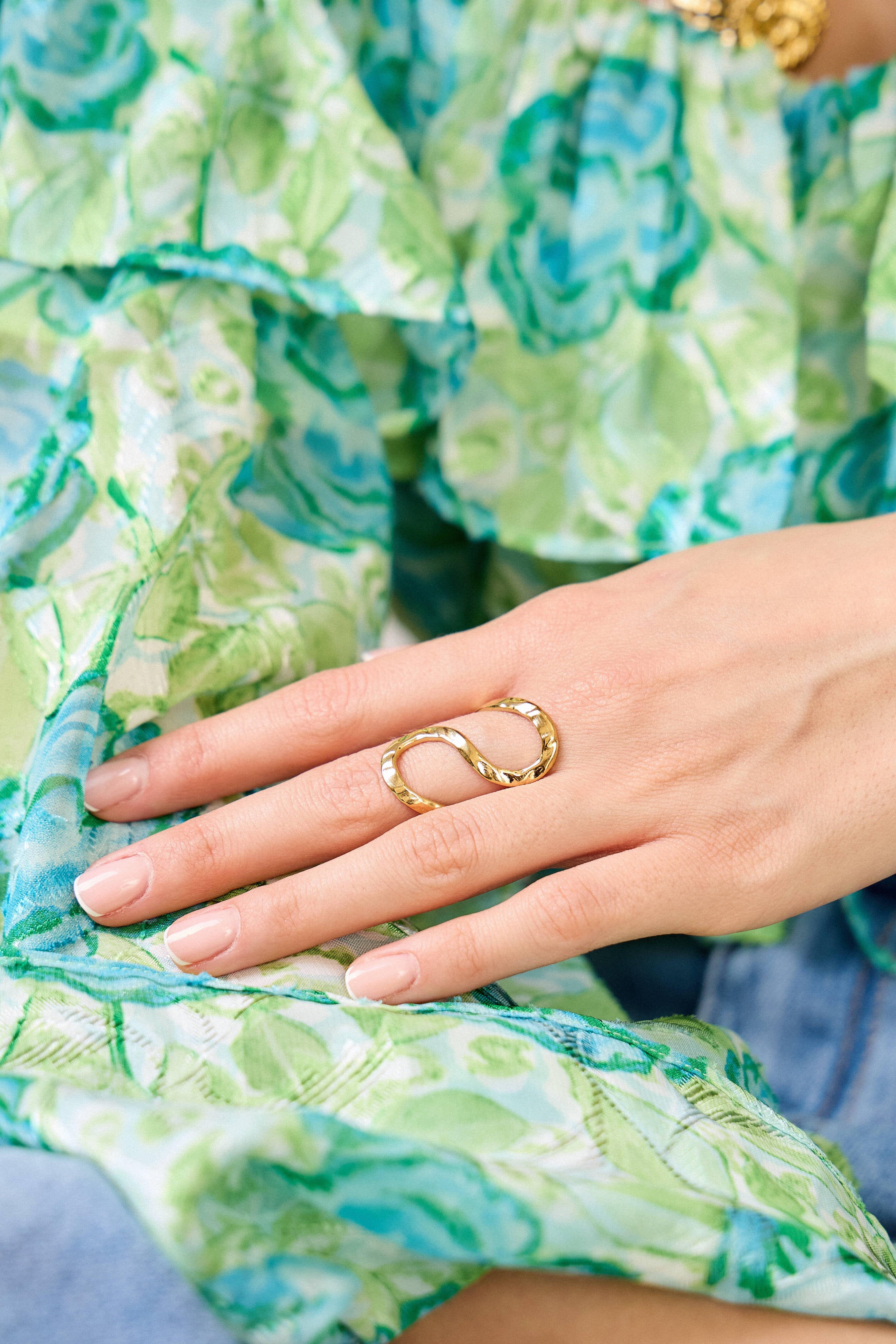 DIESER VERSTELLBARE GEOMETRISCHE RING aus Edelstahl – Moderner Stil