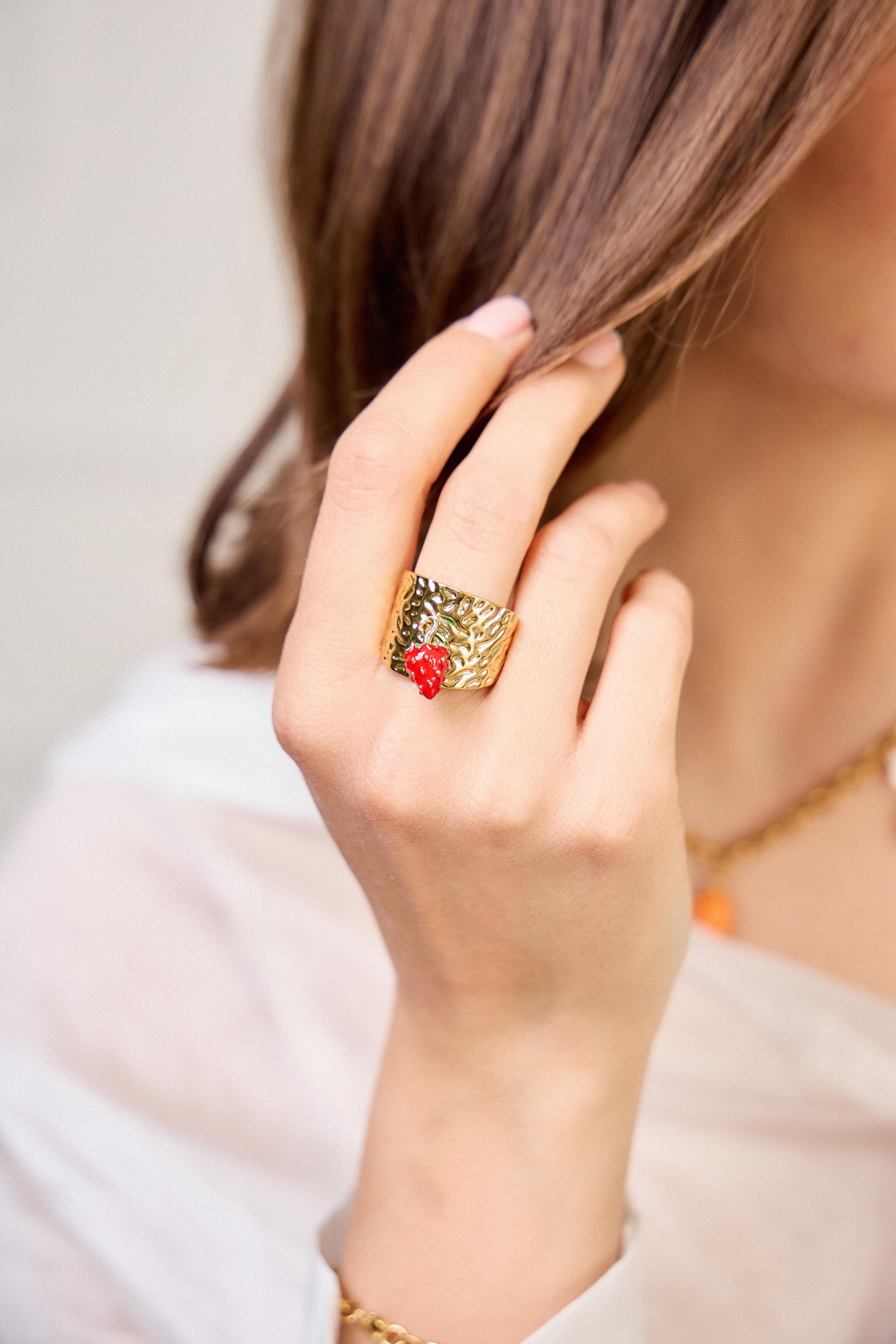 Verstellbarer Erdbeer-Charm-Ring – Edelstahl