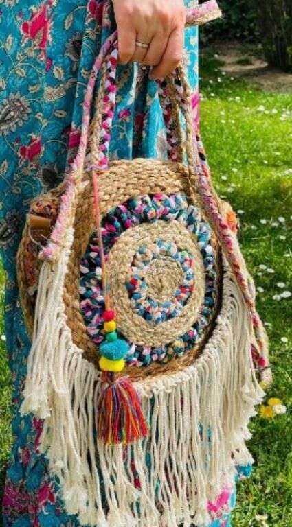 Borsa circolare in juta fatta a mano con design esclusivo