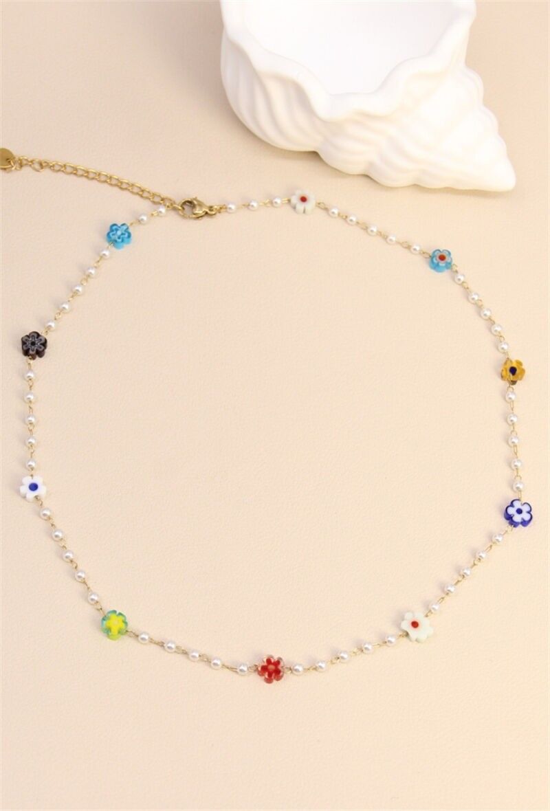 Collier Fleur Orné de Perle en Acier Inoxydable – Élégance Florale