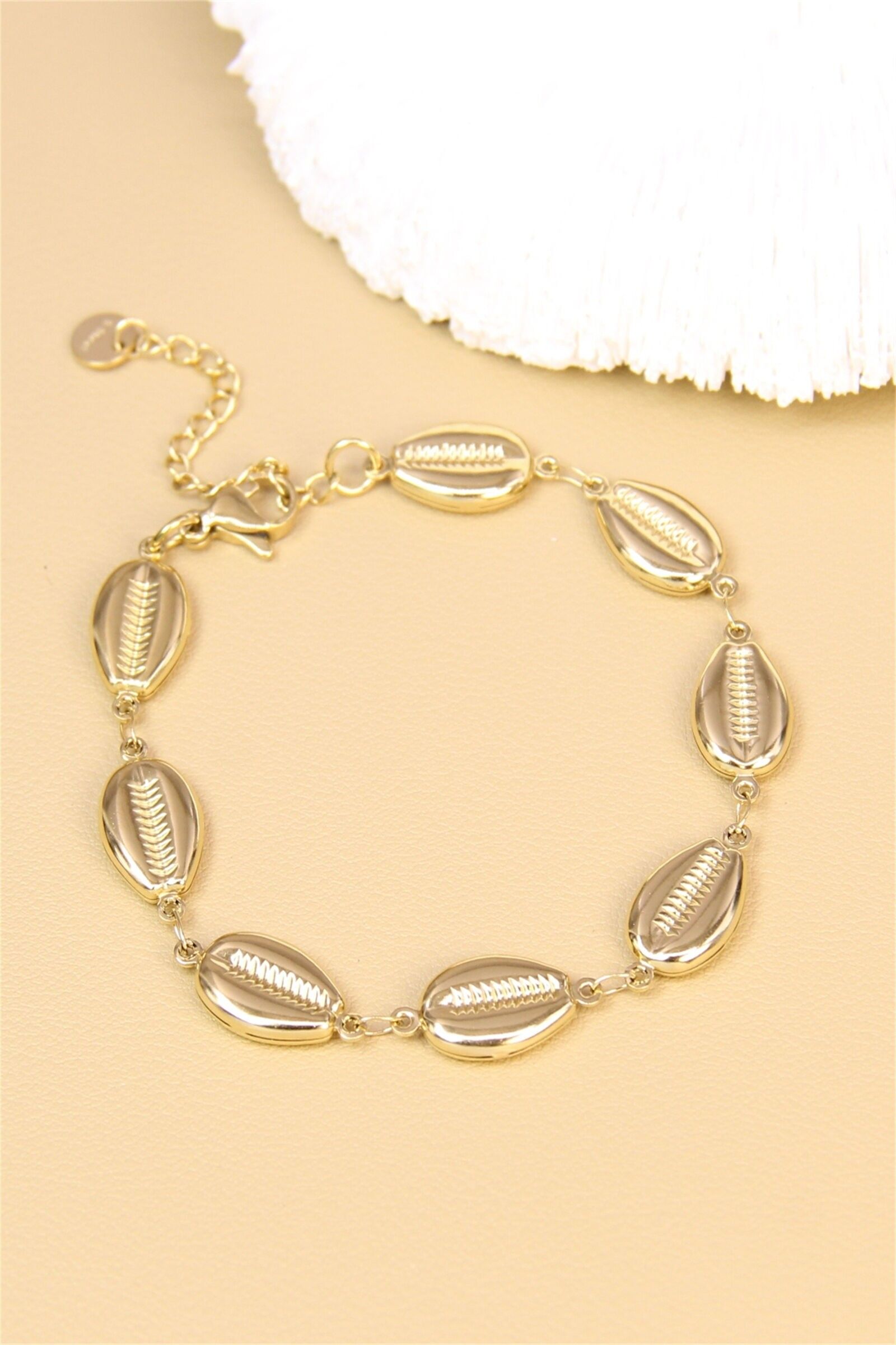 Bracelet coquillage cauri doré en acier inoxydable – Style bohème chic et intemporel