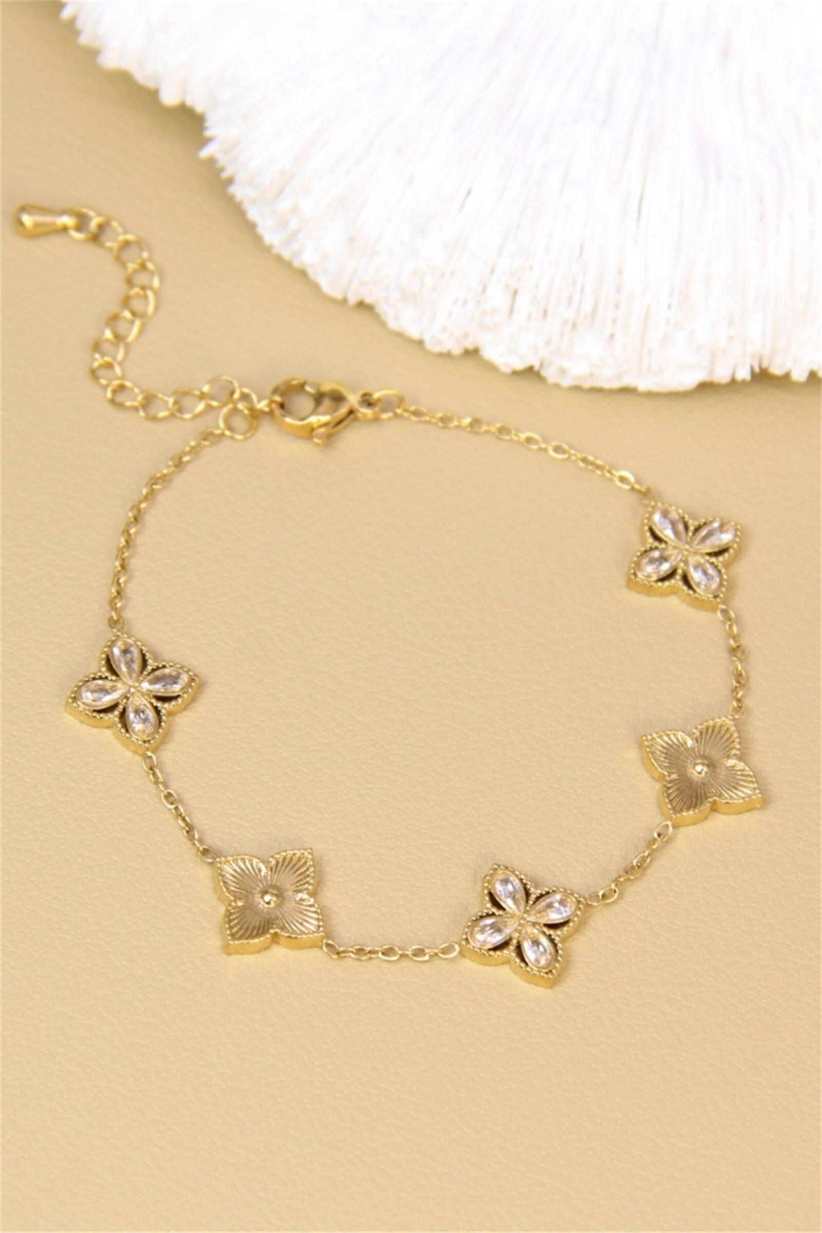 Gold flower bracelet in stainless steel – Openwork patterns & zircon rhinestones