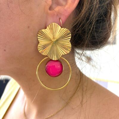 Pendientes grandes de color rosa llamativo