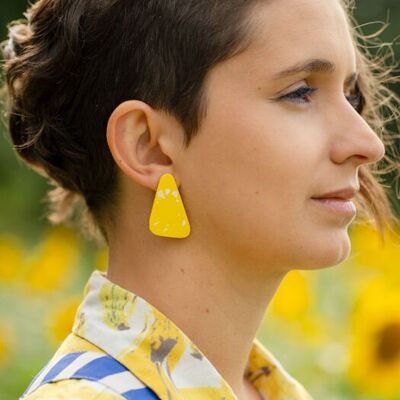 Pendientes Alma Jesmonite – Diseño gráfico artesanal