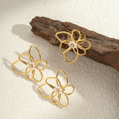 Set di anello e orecchini a forma di fiore in acciaio inossidabile dorato