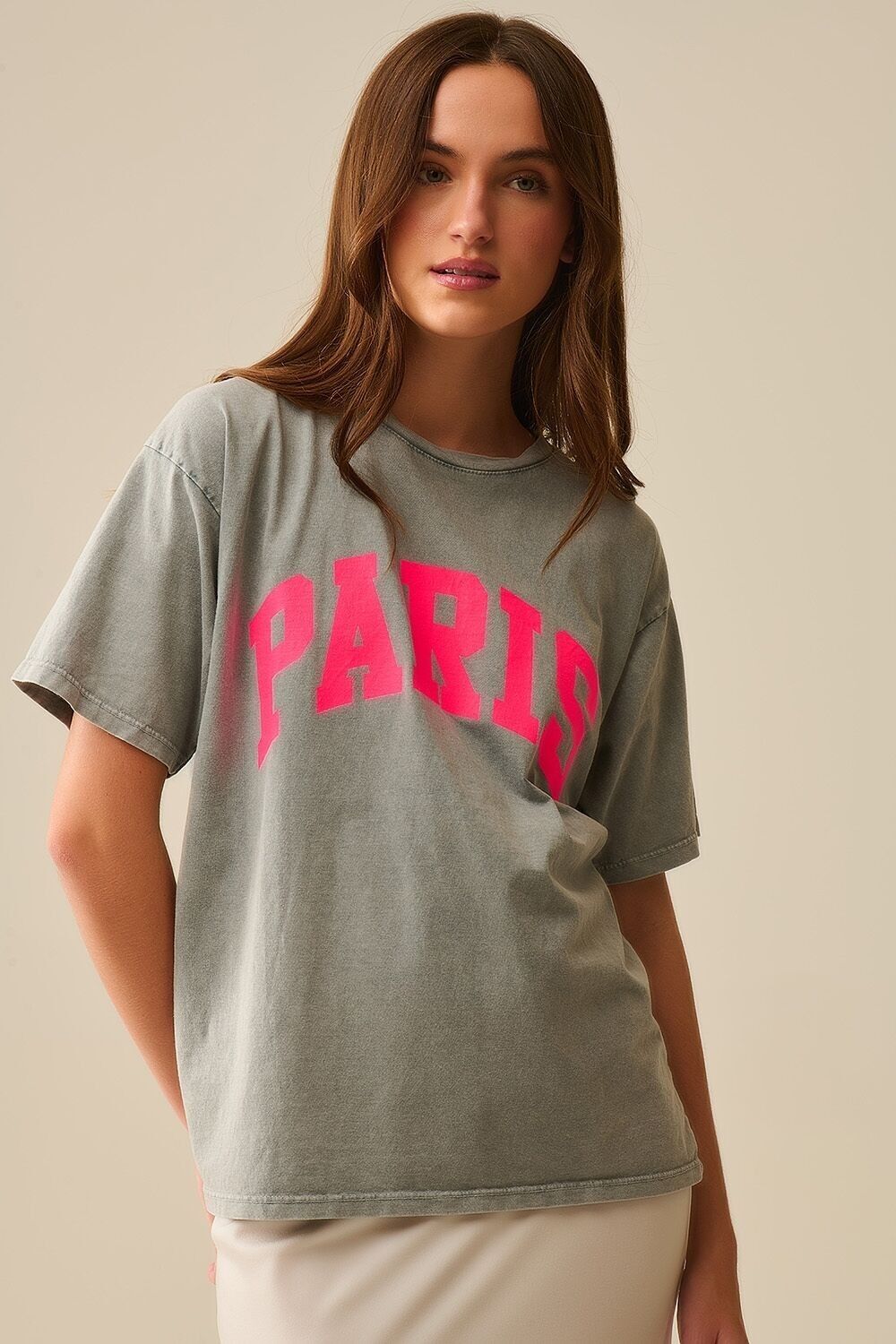T-shirt rilassata Parigi grigio chiaro con lettere rosa