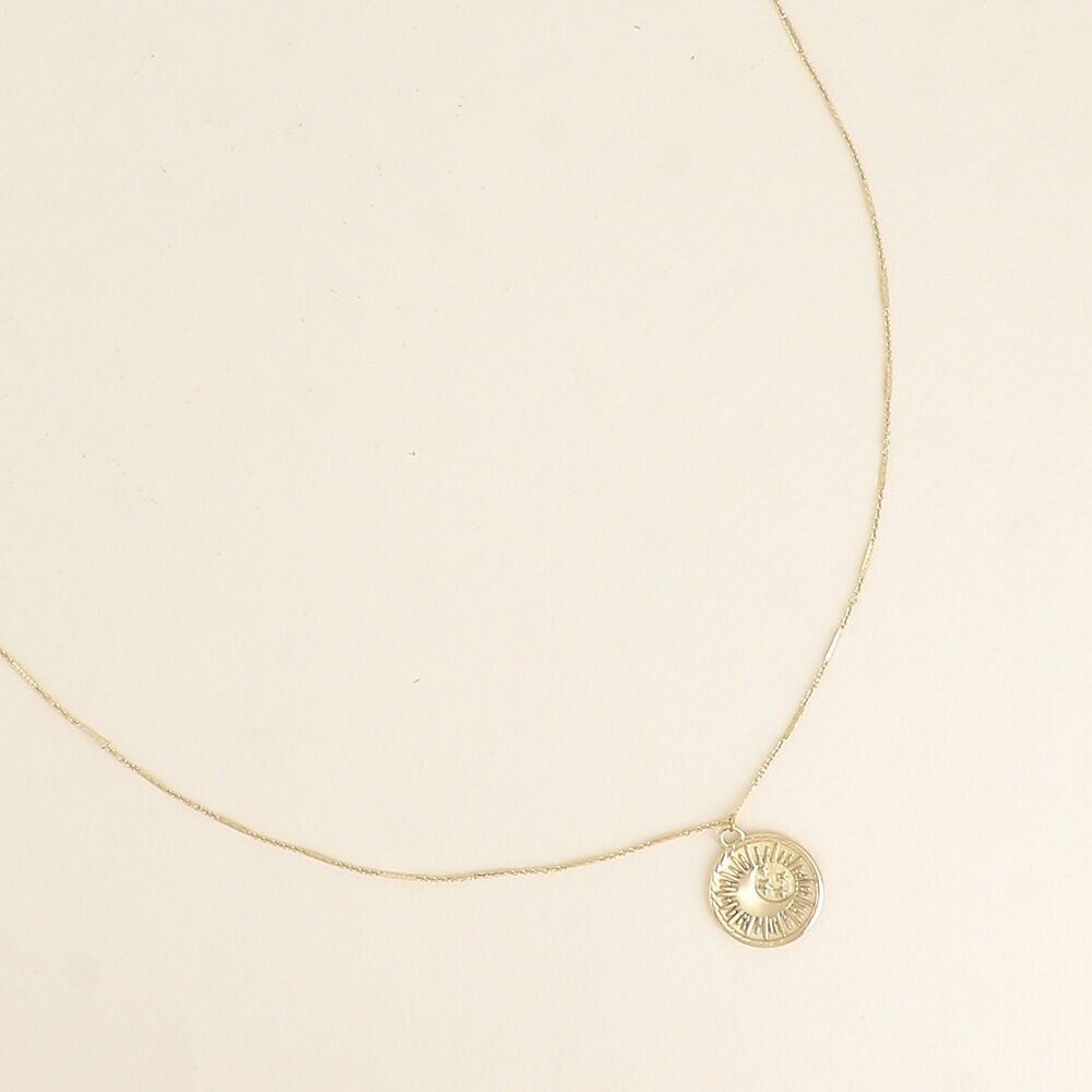 Halskette - rundes Medaillon mit Sonnenfinsternis (Mond, Sonne, Stern)