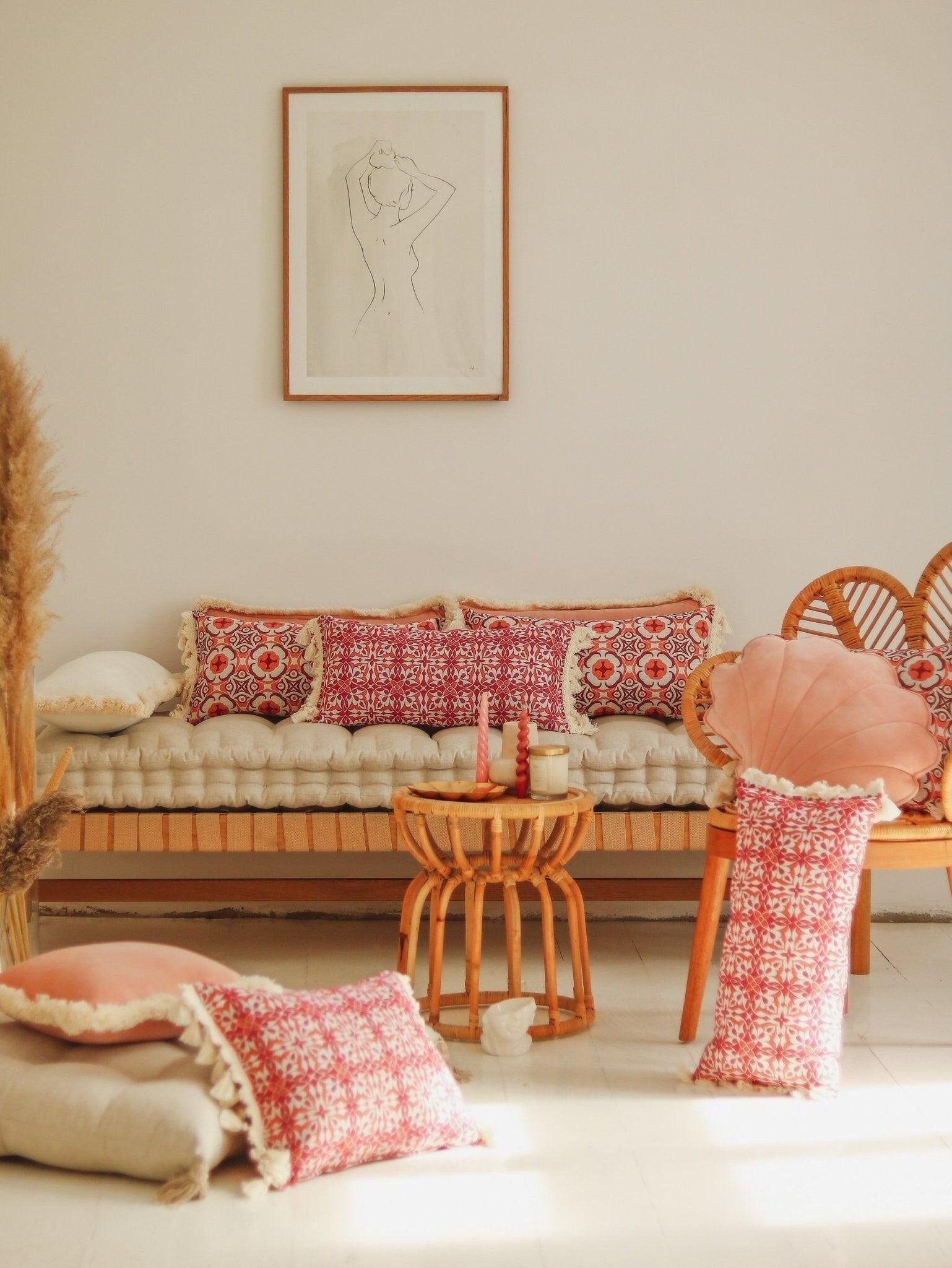 "Marguerite daisy" bolster with fringe